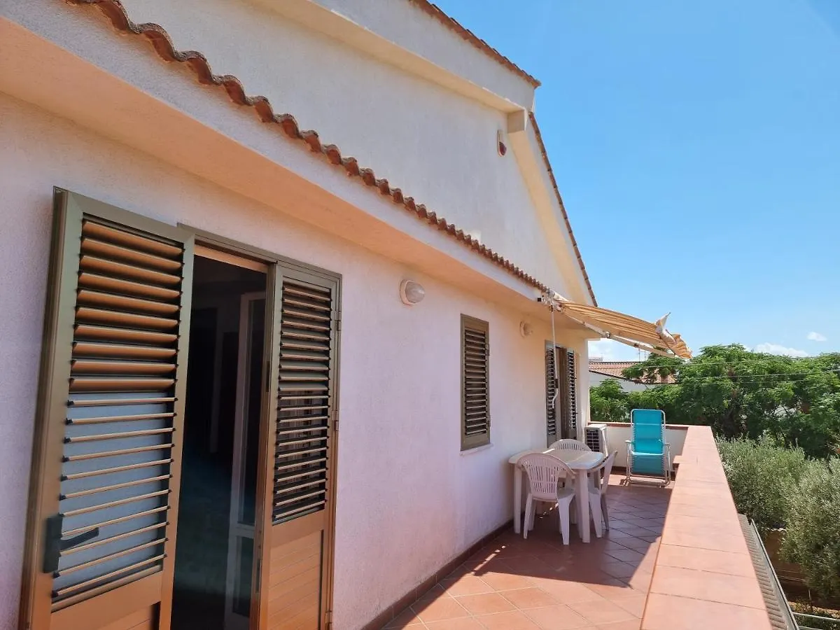 Apartment Villa Flora - With Sea View, 2 Minutes Walk To Beach Trappeto
